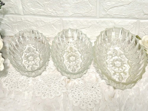 Vintage tre vassoi ciotole - vintage, in
