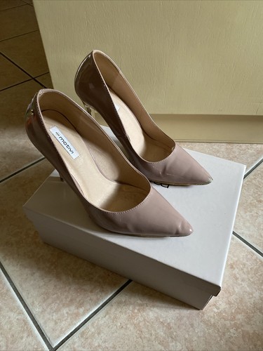 Scarpa con tacco - con, motivi