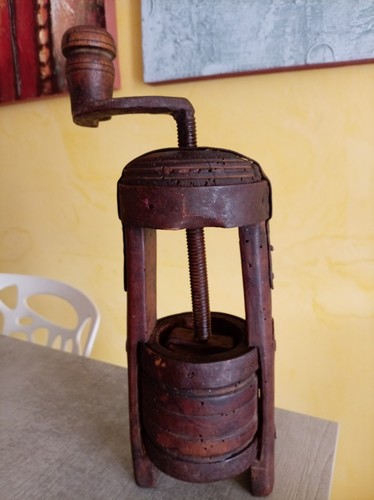 Torchio manuale antico - torchio,