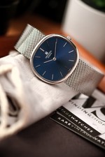 Universal Geneve Horizontal Ellipse Ref. 842125 hand-wound blue dial