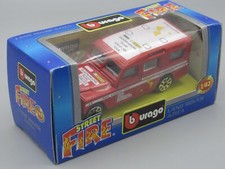Voiture Land Rover Aziza rouge