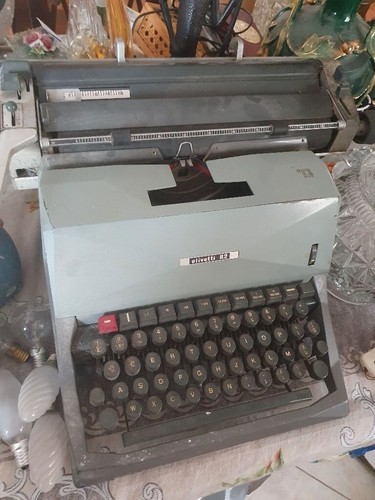 Olivetti macchina scrivere - da,