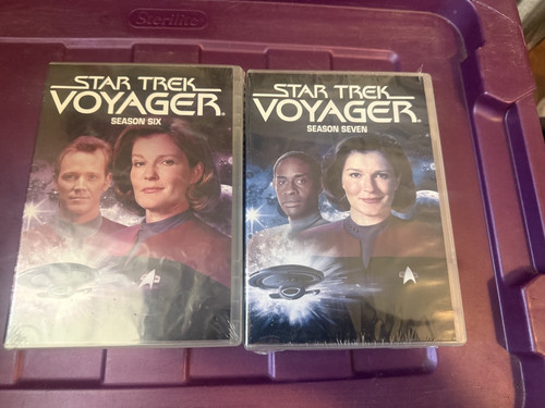 Star trek voyager - voyager,