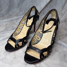 Christian Louboutin Houla