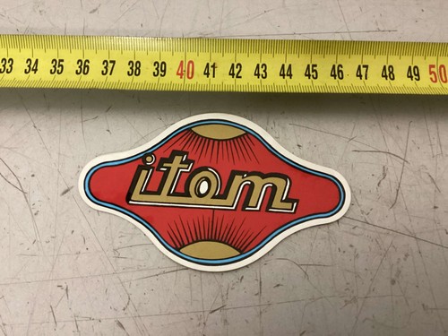 Adesivo nos itom - itom,