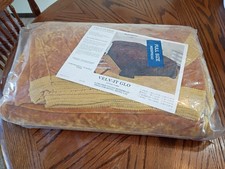 Vintage Copriletto Velv-It-Glo