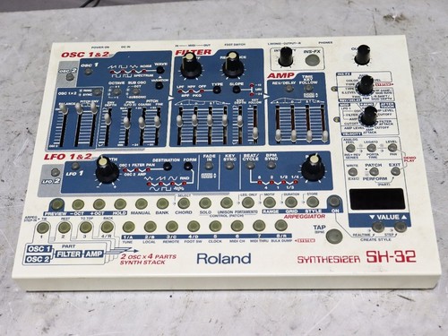 Roland synthesizer - sh-32,