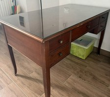 scrivania con cassetti In Legno Massello Con Piano In Vetro