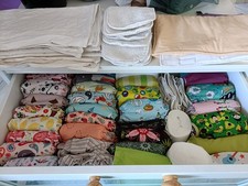 Set di pannolini lavabili usati max 12 mesi, altri anche meno. Perfetto stato.