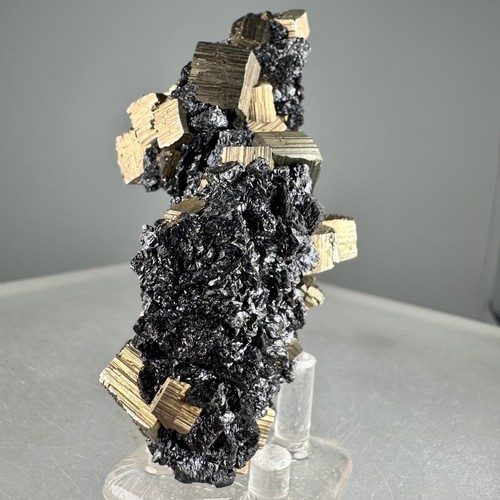 Finepyrite cristalli di - su,