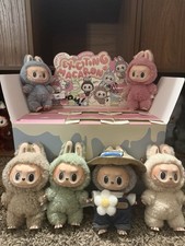 Autentico set intero Labubu