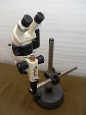 Microscopio stereo Wild Heerbrugg M5 con fototubo + lente di ingrandimento 3x + braccio