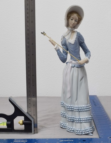 Lovely retired lladro figurine - lovely,