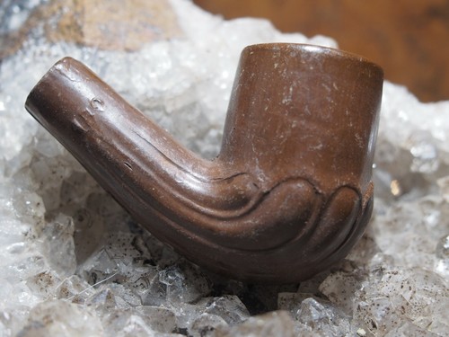 Pipe terre cuite brune à - cuite,