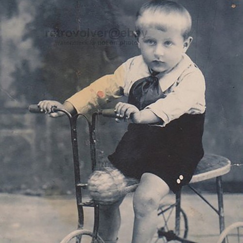 Sweet little boy posa - sweet, sul