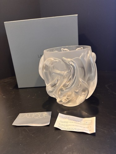 Lalique dauphins vase with box - with,