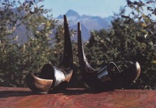 Carte postale 10x15cm postcard Folklore ariégeois sabots bethmalais écrite 2001