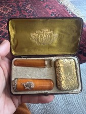 Ancien fume cigarette en Press