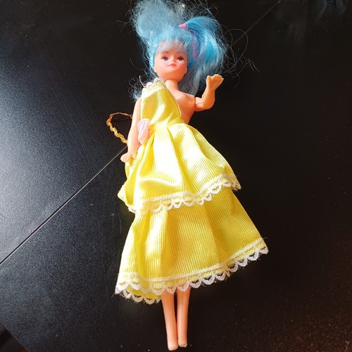 Vecchia bambola barbie made - vecchia, in