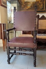 Autentica poltrona antica del 800Restaurata Tappezzato con cuoio pregiato