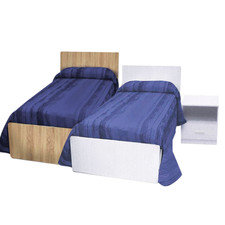 Letto singolo con - comodino, un