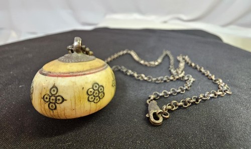 Collana antica asiatica