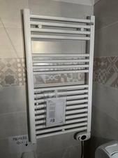 Termo arredo da bagno bianco