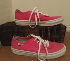 Scarpe da ginnastica Vans rosa taglia 4 skateboard classico basse Off the Wall suole bianche 