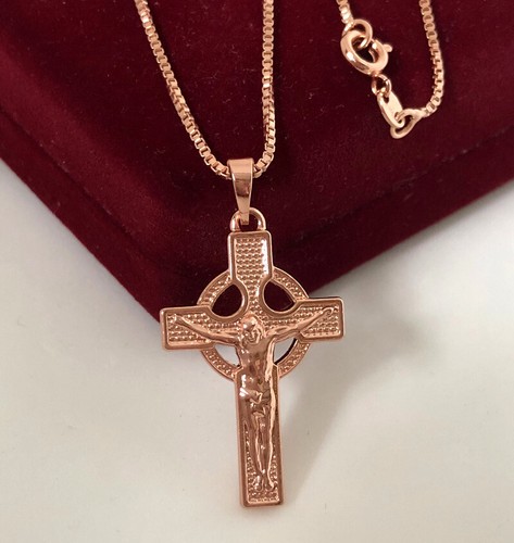 Collana elegante croce