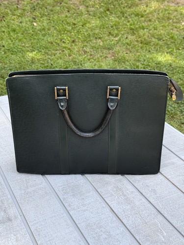 Louis vuitton valigetta taiga - vuitton,
