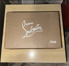 Christian Louboutin basse con borchie davanti, taglia 40, in perfette condizioni