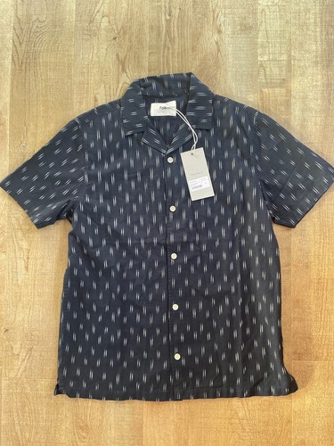 Camicia nuova con etichette - con,