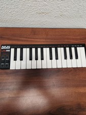 AKAI Professional LPK25