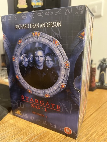 Stargate season 1 box - -,