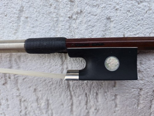 Vecchio arco per violino