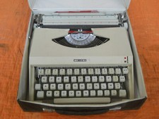 macchina da scrivere manuale