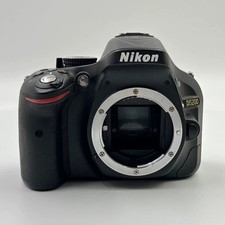 Nikon D5200 24MP CMOS sensor