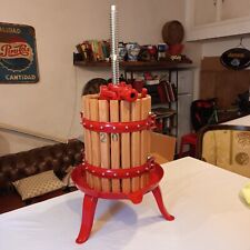 Torchio per uva vinaccia vino