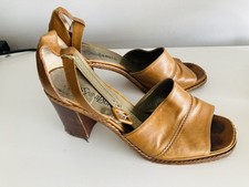 Yves Saint Laurent sandali