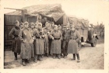 Foto soldati tedeschi davanti