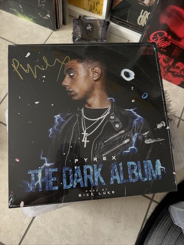 Pyrex the dark - -,