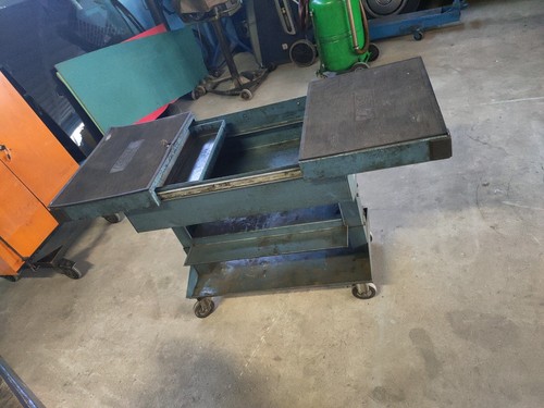 Carrello porta attrezzi con