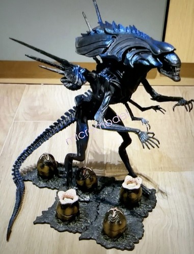 Alien statue figure model - alien,