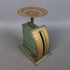 Antica bilancia pesa lettere industriale metallo verde da esposizione XX Sec.