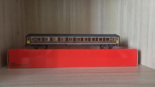 Rivarossi carrozza 51 83 - ,