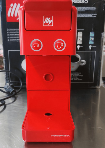 Illy macchinetta caffè 3 - illy,