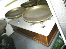 BILANCIA  DA CUCINA  BASE IN LEGNO E MARMO A DUE PIATTI IN METALLO ANTICA.+5pesi