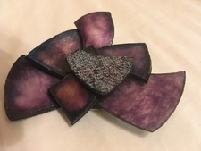 Spilla spilla viola CILEA PARIS nuova senza scatola prezzo consigliato $275.  L@@K.