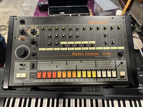 Roland 808 rhythm composer - tr-808,