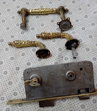 ANTICA SERRATURA PER PORTA CON MANIGLIE E CHIAVE